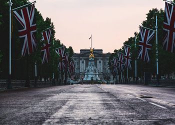 The UK to Adopt Three-Tier Lockdown System to Battle New Waves of Coronavirus