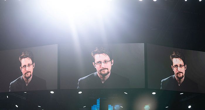Former NSA Contractor, Edward Snowden, and His Wife Seek Dual Russian-US Citizenships