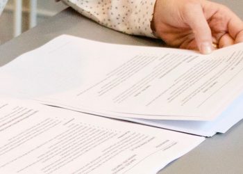 Report Shows South Dakota Attorney General Was Preoccupied Before Deadly Crash